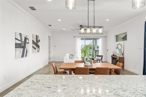 Casa en venta en Orlando, Florida, 4 dormitorios, 295.43 m2 № 1778241 - foto 8