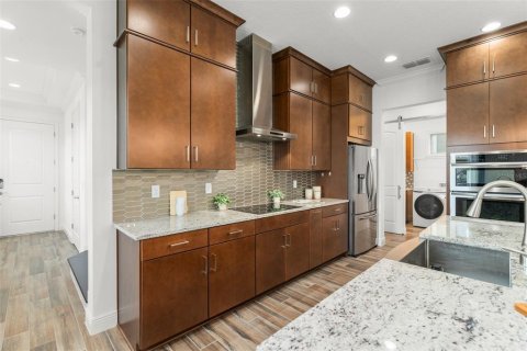 Casa en venta en Orlando, Florida, 4 dormitorios, 295.43 m2 № 1778241 - foto 6
