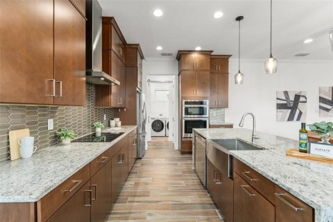 Casa en venta en Orlando, Florida, 4 dormitorios, 295.43 m2 № 1778241 - foto 5