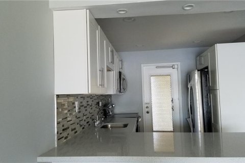 Condo à Pompano Beach, Floride, 3 chambres  № 2316910