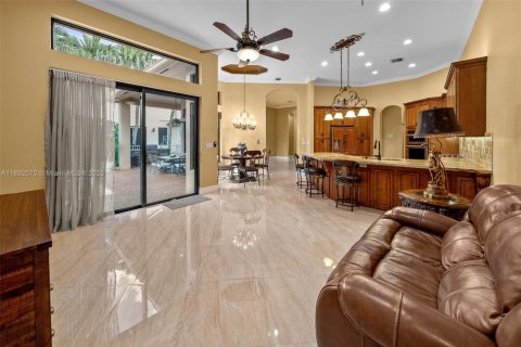 House in Miramar, Florida 5 bedrooms, 239.32 sq.m. № 1945428 - photo 28