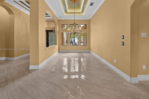 House in Miramar, Florida 5 bedrooms, 239.32 sq.m. № 1945428 - photo 7