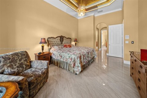 House in Miramar, Florida 5 bedrooms, 239.32 sq.m. № 1945428 - photo 15
