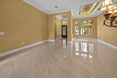 House in Miramar, Florida 5 bedrooms, 239.32 sq.m. № 1945428 - photo 6
