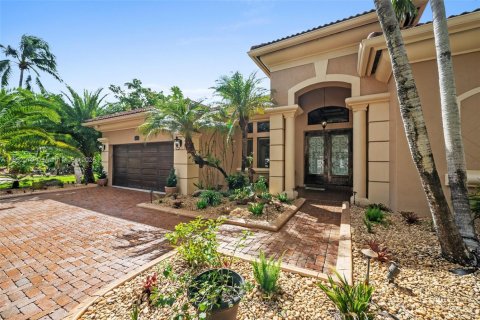 House in Miramar, Florida 5 bedrooms, 239.32 sq.m. № 1945428 - photo 5