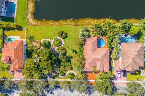 House in Miramar, Florida 5 bedrooms, 239.32 sq.m. № 1945428 - photo 4