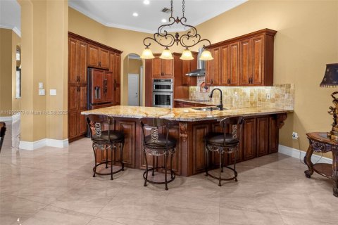 House in Miramar, Florida 5 bedrooms, 239.32 sq.m. № 1945428 - photo 9