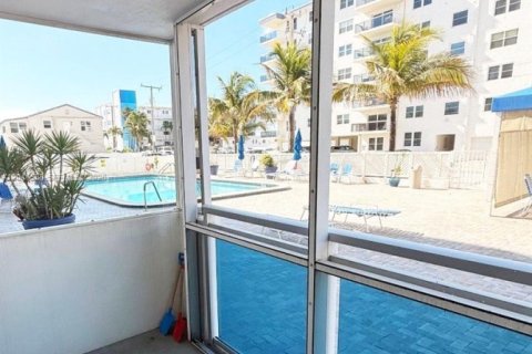 Condominio en venta en Hollywood, Florida, 1 dormitorio, 89.19 m2 № 2087281 - foto 7