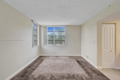Condo in Davie, Florida, 3 bedrooms  № 1878897 - photo 25
