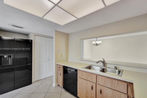 Condo in Davie, Florida, 3 bedrooms  № 1878897 - photo 22