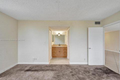 Condo in Davie, Florida, 3 bedrooms  № 1878897 - photo 26