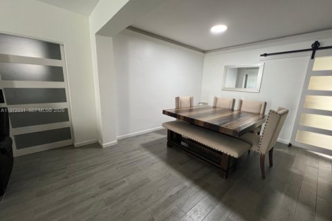 Villa ou maison à louer à Miami, Floride: 3 chambres, 128.58 m2 № 2042279 - photo 7