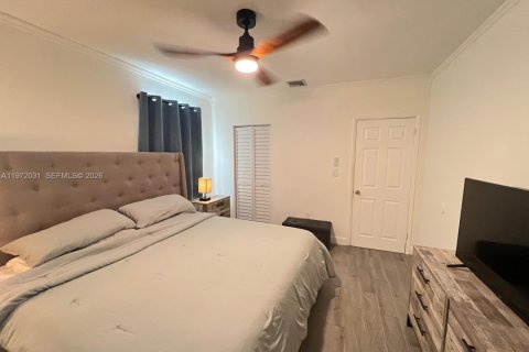 Villa ou maison à louer à Miami, Floride: 3 chambres, 128.58 m2 № 2042279 - photo 12