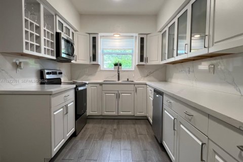 Villa ou maison à louer à Miami, Floride: 3 chambres, 128.58 m2 № 2042279 - photo 9