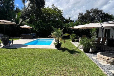 Villa ou maison à louer à Miami, Floride: 3 chambres, 128.58 m2 № 2042279 - photo 27