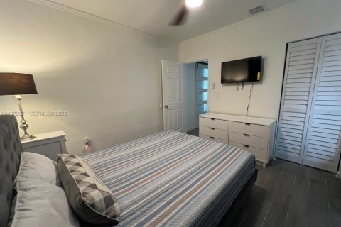 Villa ou maison à louer à Miami, Floride: 3 chambres, 128.58 m2 № 2042279 - photo 15