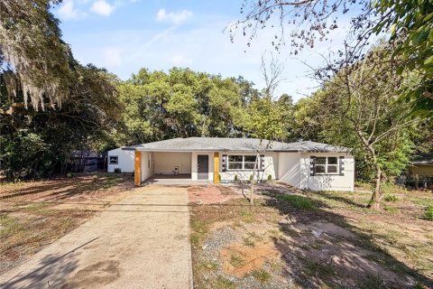 House in Clermont, Florida 5 bedrooms, 137.87 sq.m. № 2237474