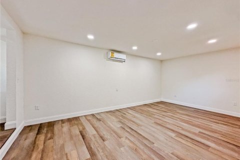 Casa en venta en Clermont, Florida, 5 dormitorios, 137.87 m2 № 2237474 - foto 28