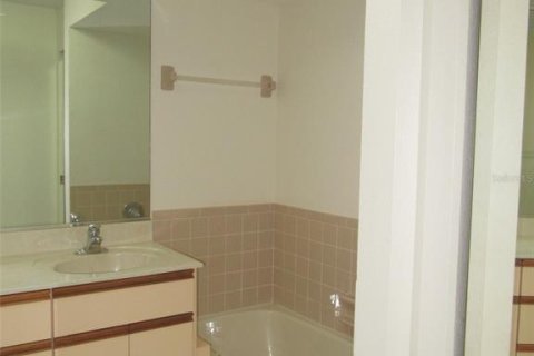 Casa en alquiler en North Port, Florida, 3 dormitorios, 168.06 m2 № 1744749 - foto 12