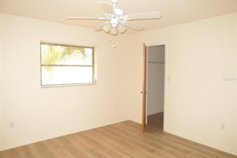 Casa en alquiler en North Port, Florida, 3 dormitorios, 168.06 m2 № 1744749 - foto 13