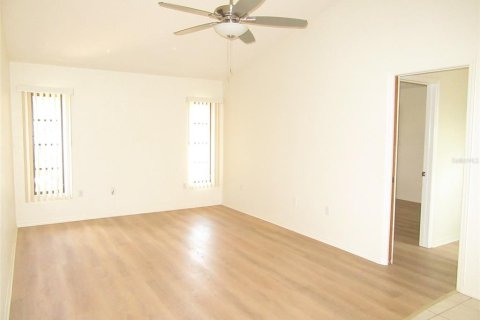 Villa ou maison à louer à North Port, Floride: 3 chambres, 168.06 m2 № 1744749 - photo 7