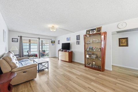Condominio en venta en Coconut Creek, Florida, 2 dormitorios, 107.4 m2 № 2261814 - foto 8
