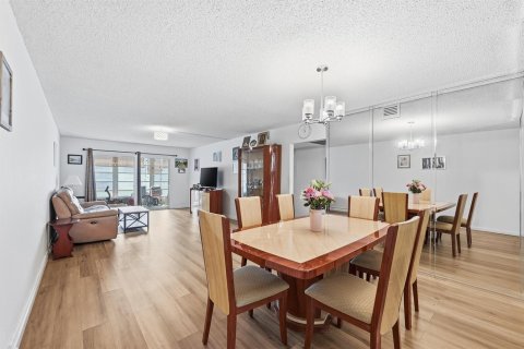 Condominio en venta en Coconut Creek, Florida, 2 dormitorios, 107.4 m2 № 2261814 - foto 5