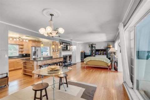 Villa ou maison à vendre à Coral Gables, Floride: 3 chambres, 214.33 m2 № 2011888 - photo 9