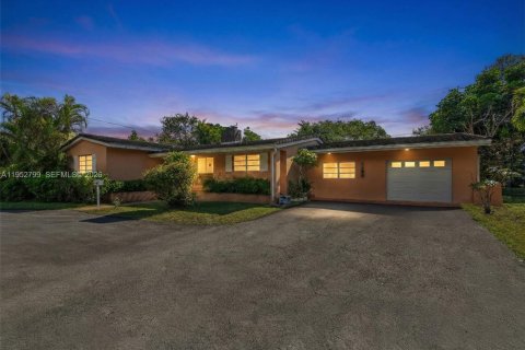 Villa ou maison à vendre à Coral Gables, Floride: 3 chambres, 214.33 m2 № 2011888 - photo 3