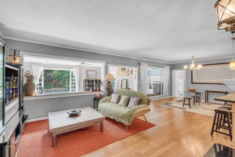 Villa ou maison à vendre à Coral Gables, Floride: 3 chambres, 214.33 m2 № 2011888 - photo 6