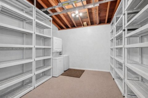 Villa ou maison à vendre à Coral Gables, Floride: 3 chambres, 214.33 m2 № 2011888 - photo 30