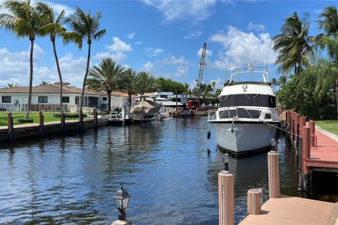 House in Pompano Beach, Florida 3 bedrooms, 175.4 sq.m. № 1933160 - photo 8