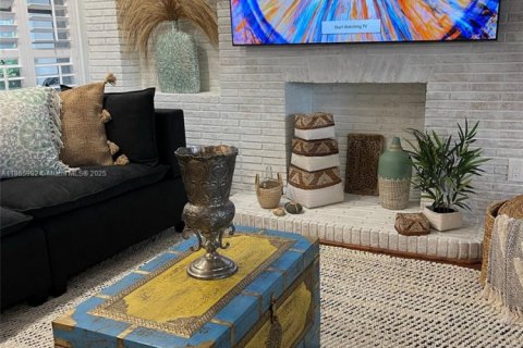 House in Pompano Beach, Florida 3 bedrooms, 175.4 sq.m. № 1933160 - photo 19