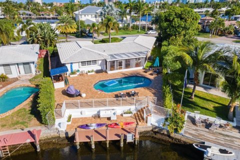 House in Pompano Beach, Florida 3 bedrooms, 175.4 sq.m. № 1933160 - photo 3