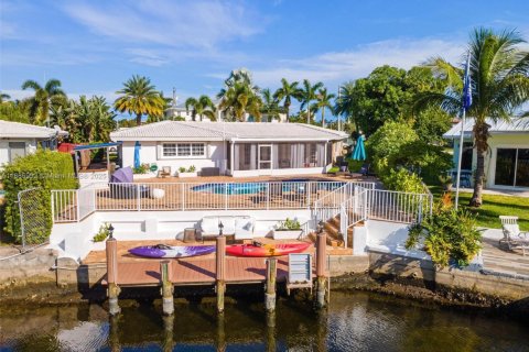 House in Pompano Beach, Florida 3 bedrooms, 175.4 sq.m. № 1933160 - photo 5