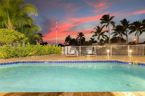 House in Pompano Beach, Florida 3 bedrooms, 175.4 sq.m. № 1933160 - photo 9