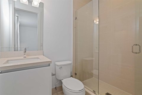 Casa en venta en Doral, Florida, 5 dormitorios, 429.95 m2 № 1985058 - foto 25