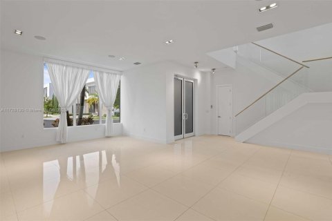 Casa en venta en Doral, Florida, 5 dormitorios, 429.95 m2 № 1985058 - foto 8