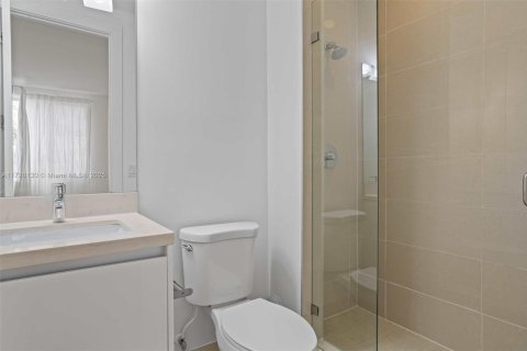 Casa en venta en Doral, Florida, 5 dormitorios, 429.95 m2 № 1985058 - foto 26