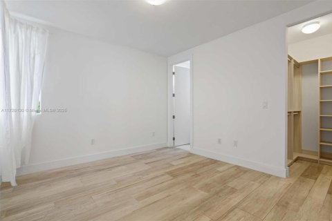 Casa en venta en Doral, Florida, 5 dormitorios, 429.95 m2 № 1985058 - foto 20