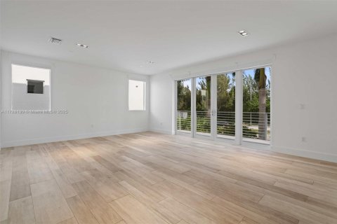 Casa en venta en Doral, Florida, 5 dormitorios, 429.95 m2 № 1985058 - foto 17