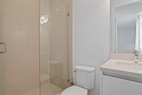 Casa en venta en Doral, Florida, 5 dormitorios, 429.95 m2 № 1985058 - foto 24