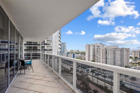 Copropriété à louer à Hallandale Beach, Floride: 2 chambres, 135.45 m2 № 1888729 - photo 20