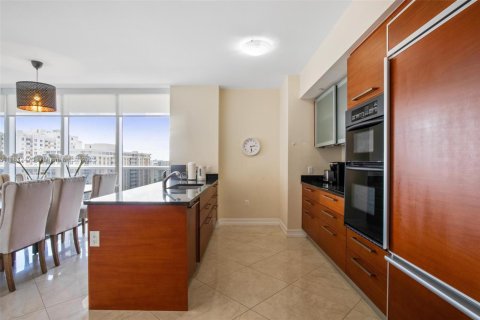 Copropriété à louer à Hallandale Beach, Floride: 2 chambres, 135.45 m2 № 1888729 - photo 8