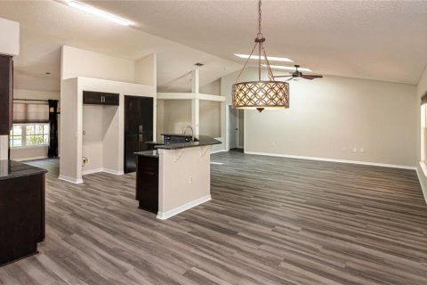 House in Orlando, Florida 4 bedrooms, 204.2 sq.m. № 1884078 - photo 20