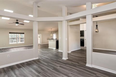 House in Orlando, Florida 4 bedrooms, 204.2 sq.m. № 1884078 - photo 14
