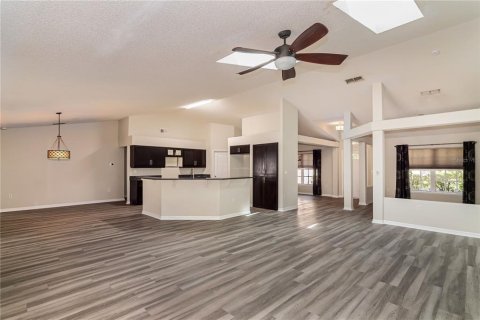 House in Orlando, Florida 4 bedrooms, 204.2 sq.m. № 1884078 - photo 16