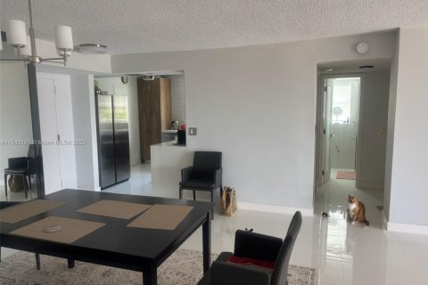 Copropriété à vendre à Hallandale Beach, Floride: 2 chambres, 158.86 m2 № 2023152 - photo 12