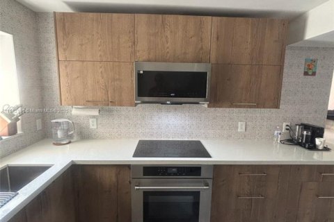 Copropriété à vendre à Hallandale Beach, Floride: 2 chambres, 158.86 m2 № 2023152 - photo 2