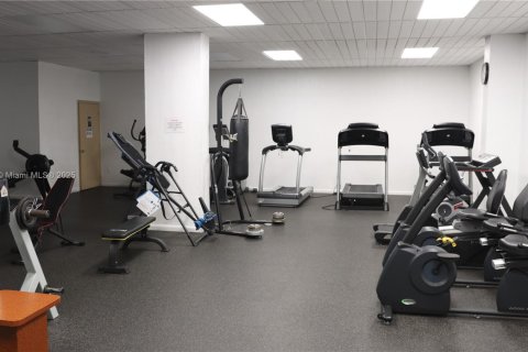 Copropriété à vendre à Hallandale Beach, Floride: 2 chambres, 158.86 m2 № 2023152 - photo 18
